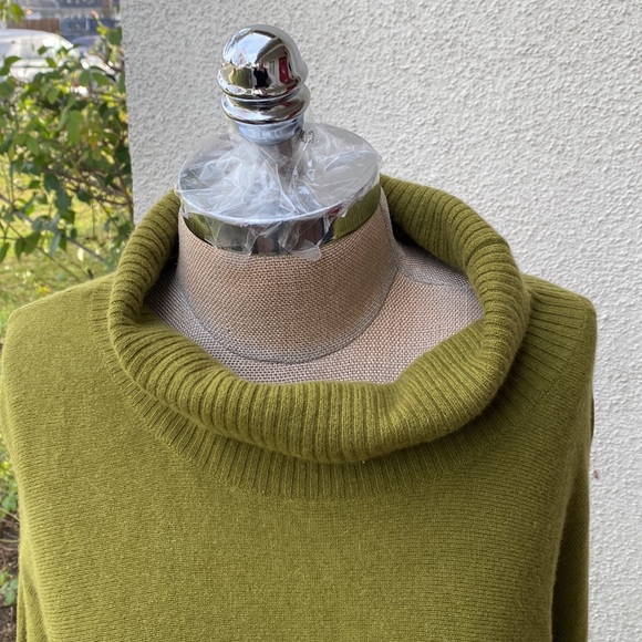 Eileen Fisher 100% wool beautiful dark olive green sweater - Picture 5 of 11